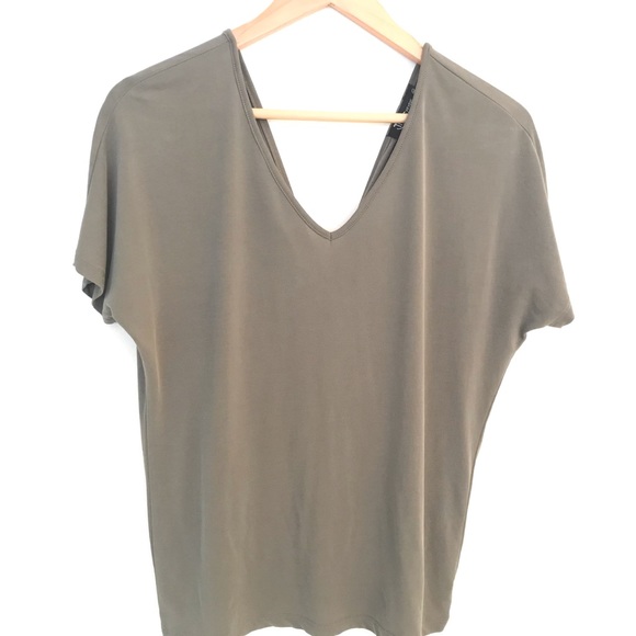 Twisted Open Back T-Shirt - Picture 4 of 7